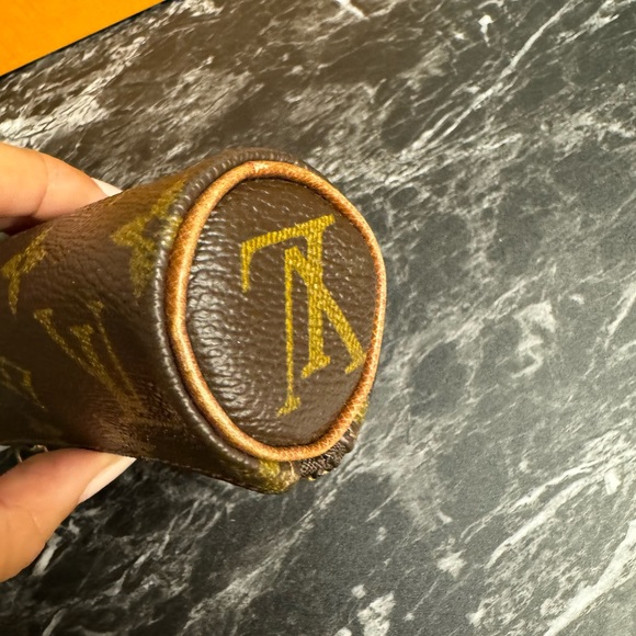 11659 Louis Vuitton Monogram Gold Ball Holder Zip Pouch - Picture 5 of 8